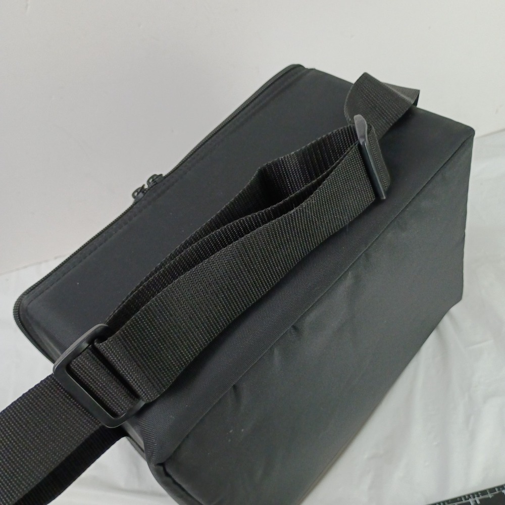 Case Logic CD Media Carry Storage Travel Bag Strap Black 30 Disc Capacity - Picture 7 of 14